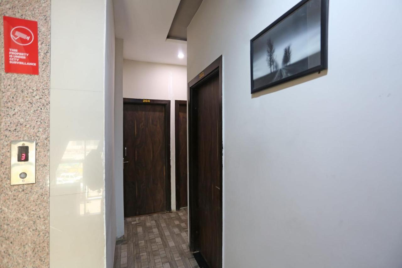 Oyo 6325 Hotel Kiran Rāipur Eksteriør bilde