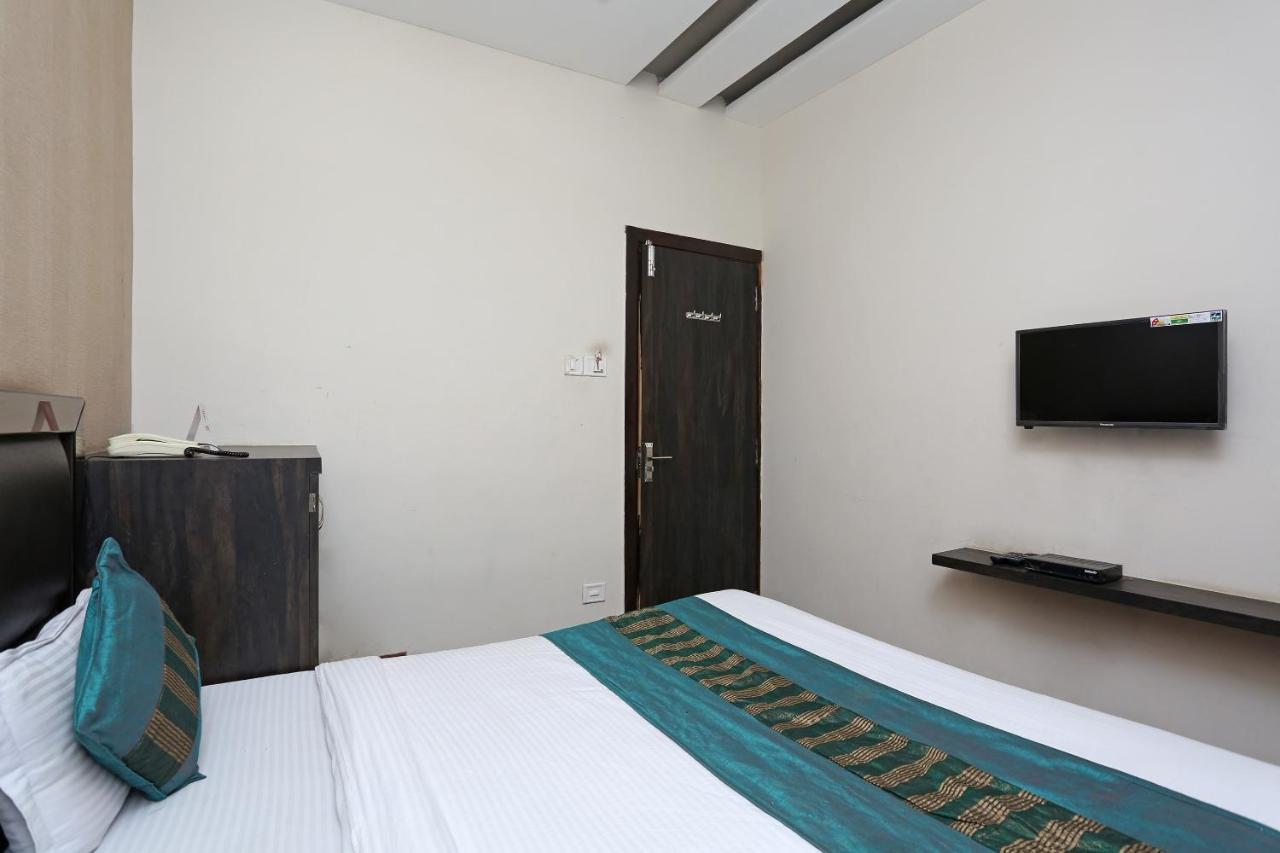 Oyo 6325 Hotel Kiran Rāipur Eksteriør bilde